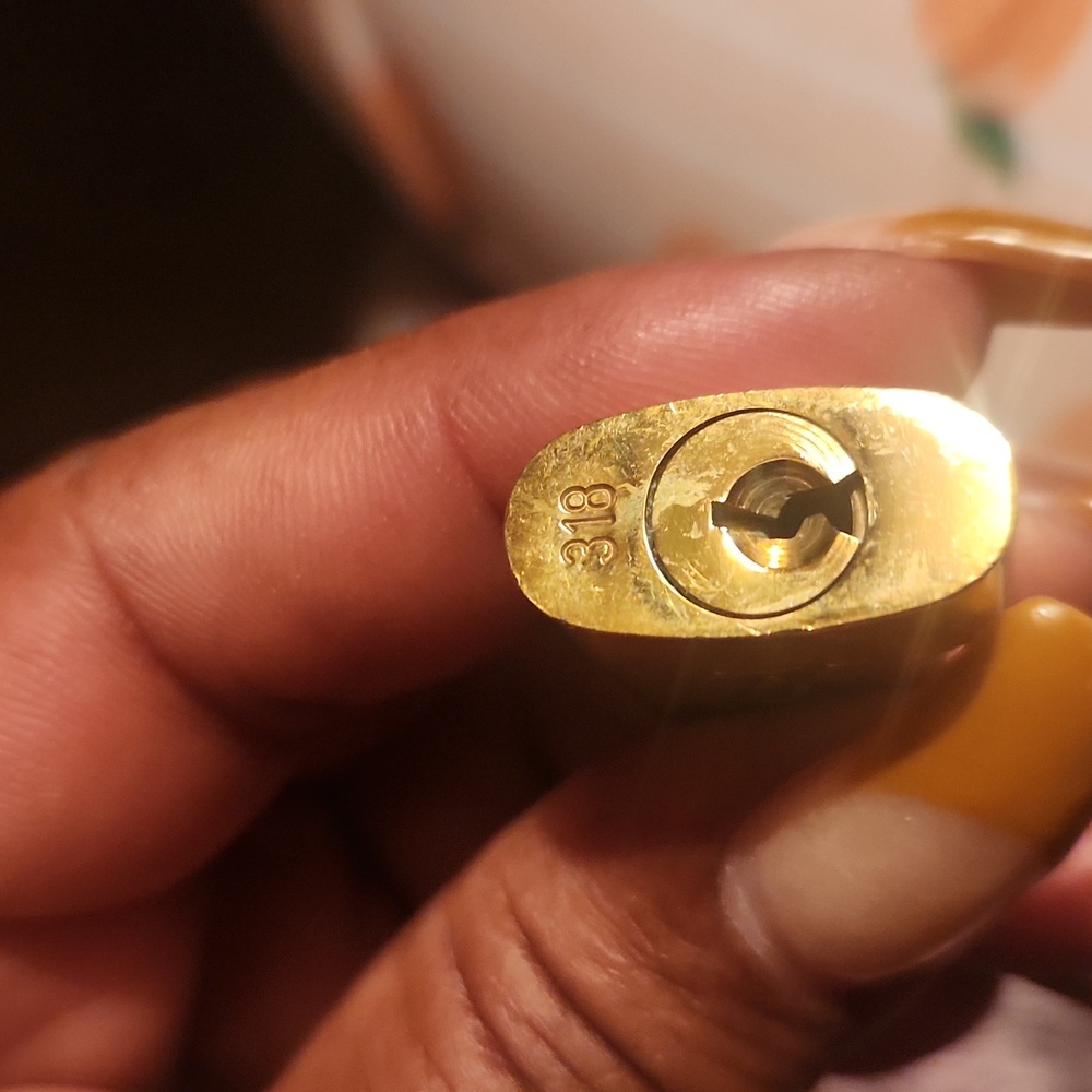 LV Brass lock & key - Picture 2 of 3